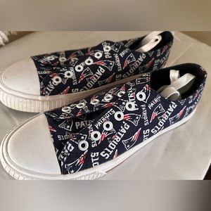 FOCO New England Patriots sneakers Womens Low Top Repeat Canvas Shoe Size 7